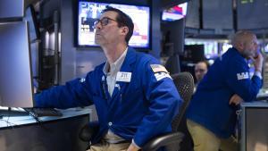 El Nasdaq cau més d’un 3% i Europa espera la baixada de tipus del BCE