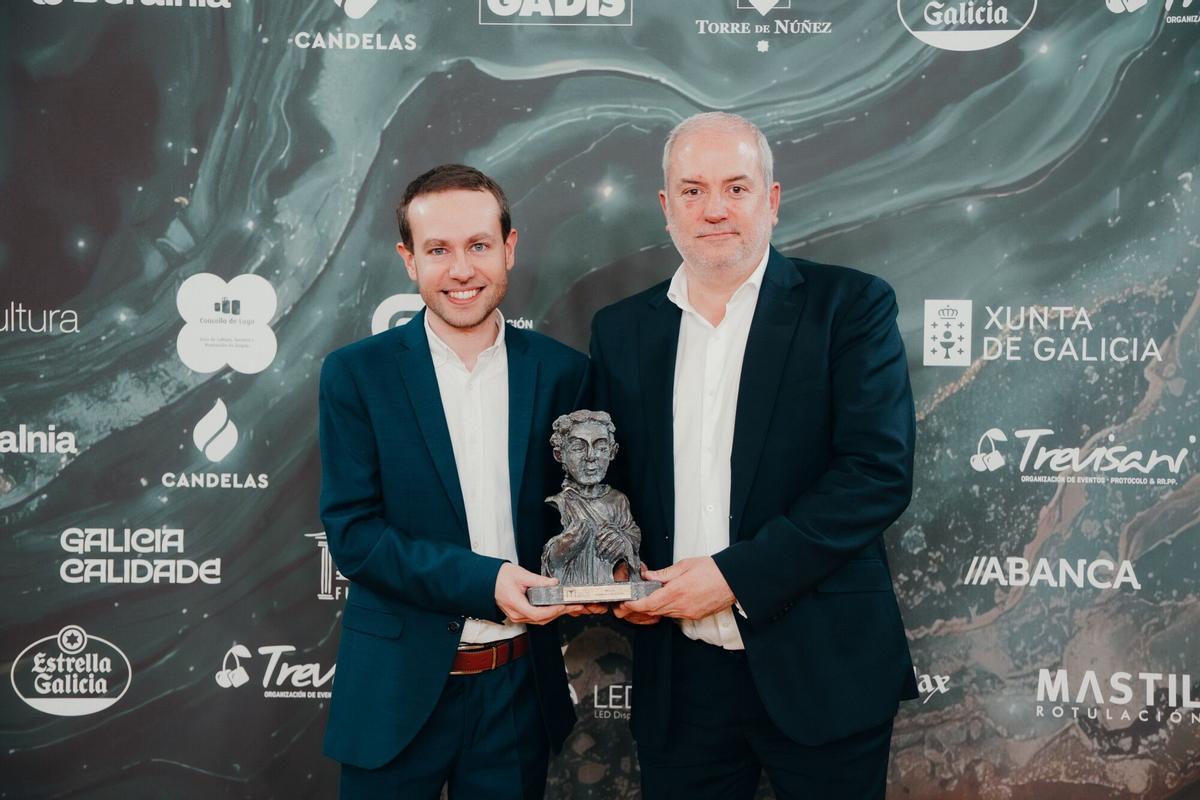 Álvaro Pérez Becerra, produtor, e Gonzalo Castro, conselleiro de Turismo da Coruña