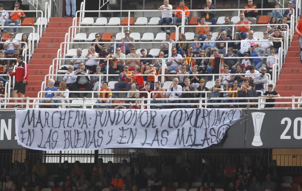 Mestalla se rinde a Carlos Marchena