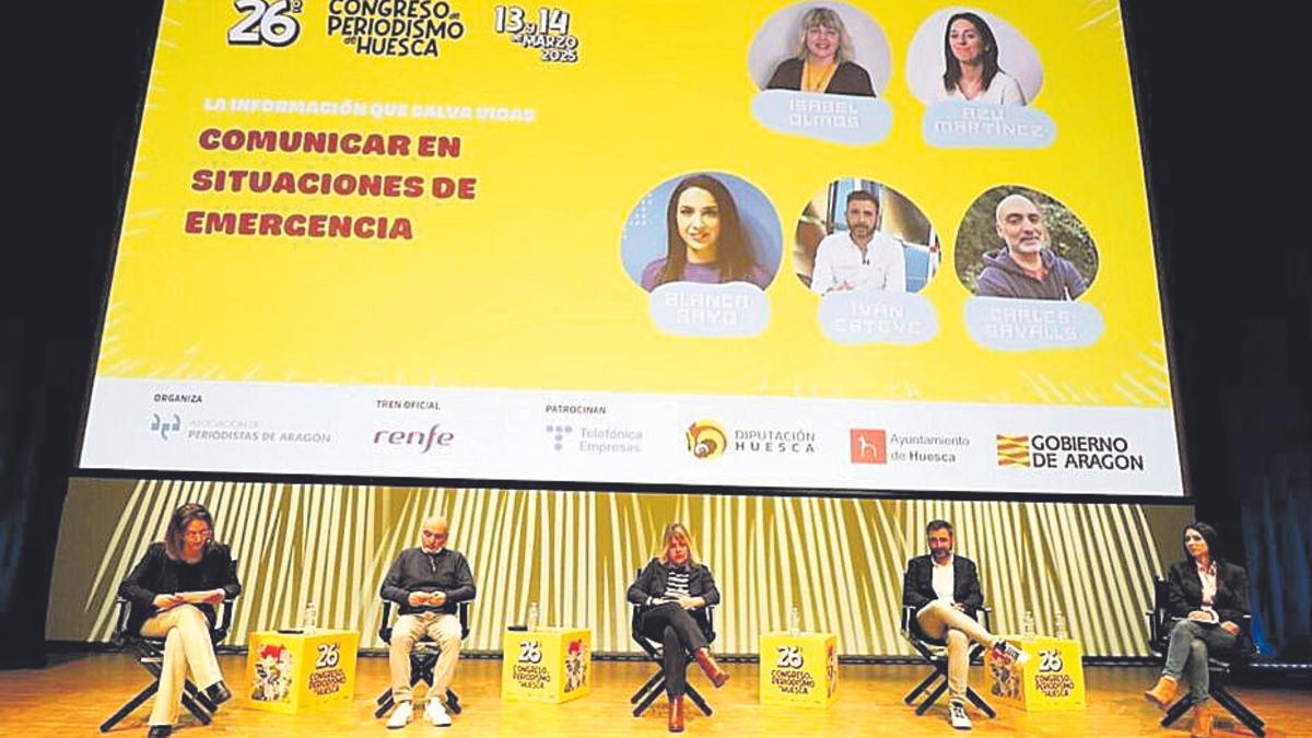Mesa de debate en el Congreso de Periodismo de Huesca