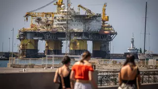 La plataforma petrolífera Atlántica Delta abandonará Santa Cruz de Tenerife tras cuatro años atracada en el Puerto