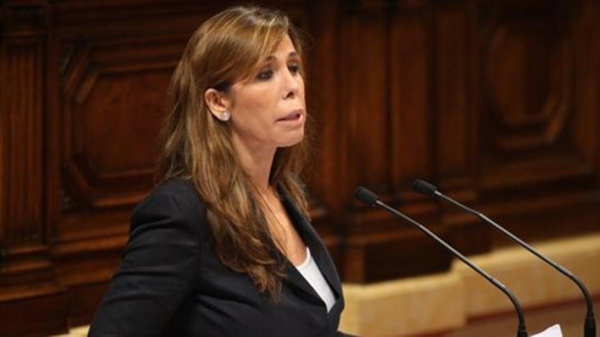La portavoz del PPC, Alicia Sánchez-Camacho, este viernes, en el pleno de investidura en el Parlament.