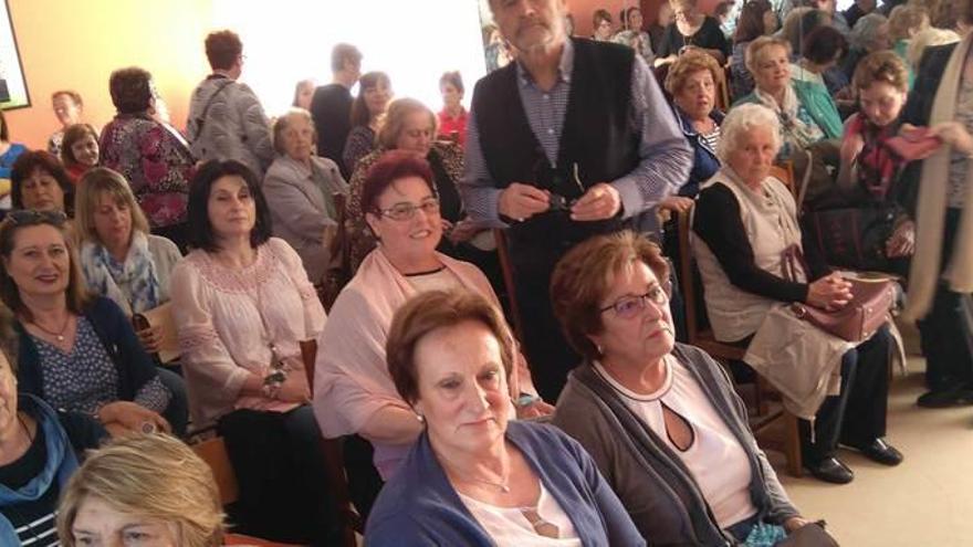 Asistentes a la jornada de la vocalía de la mujer en el centro de Leorio.