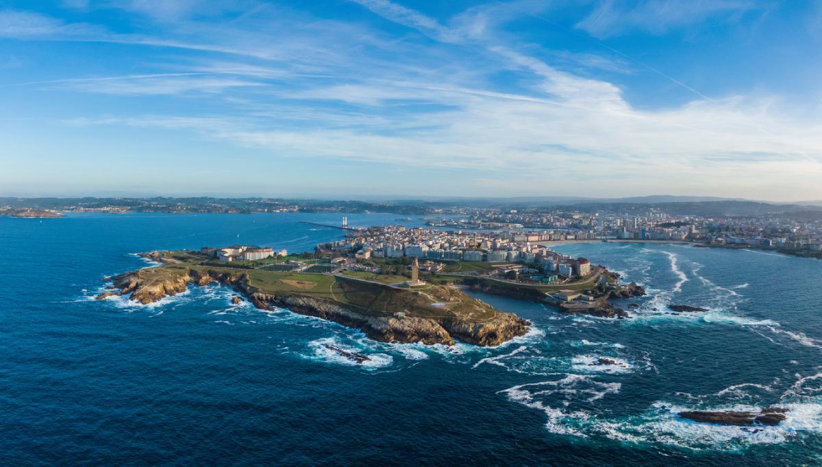 Vista aérea del paseo marítimo de A Coruña