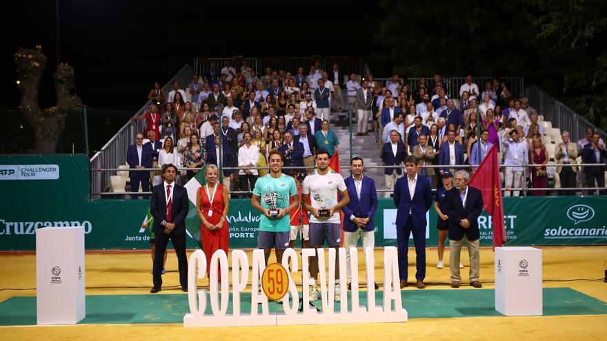 Bernabé Zapata no puede con Roberto Carballés en la final de Sevilla