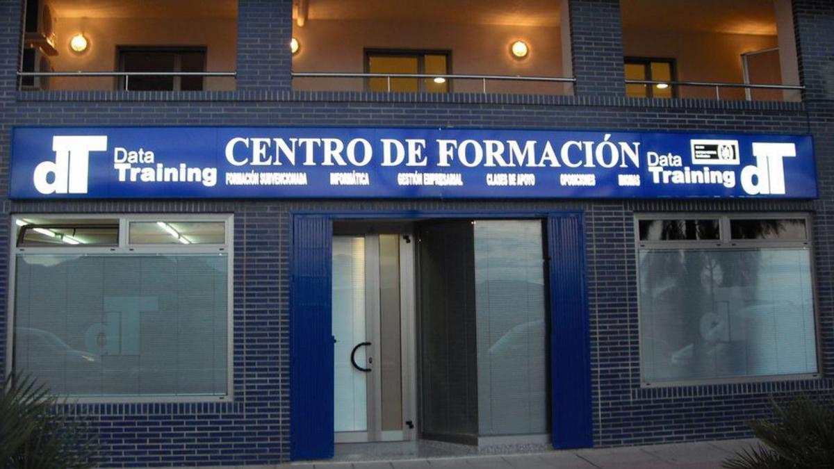 Fachada  y recepción de la sede de Juminfor en Jumilla. | JUMINFOR