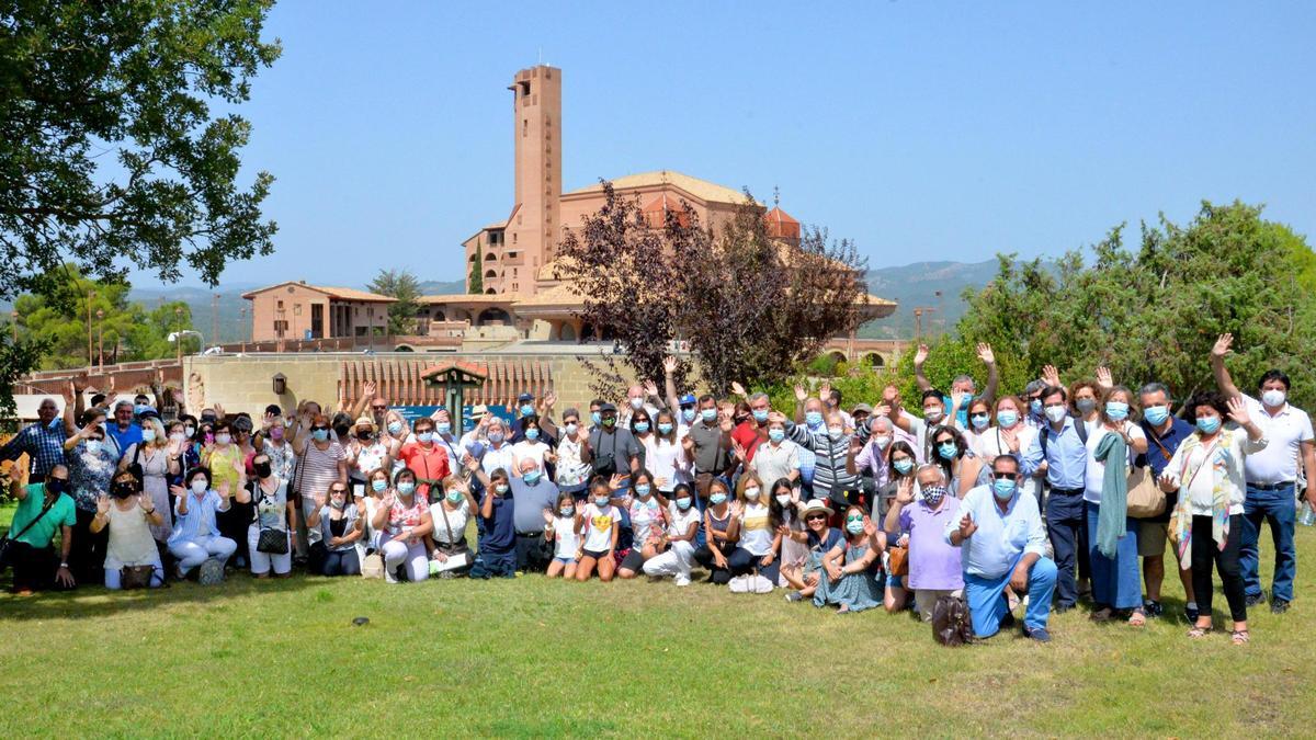 Peregrinos en el santuario de Torreciudad