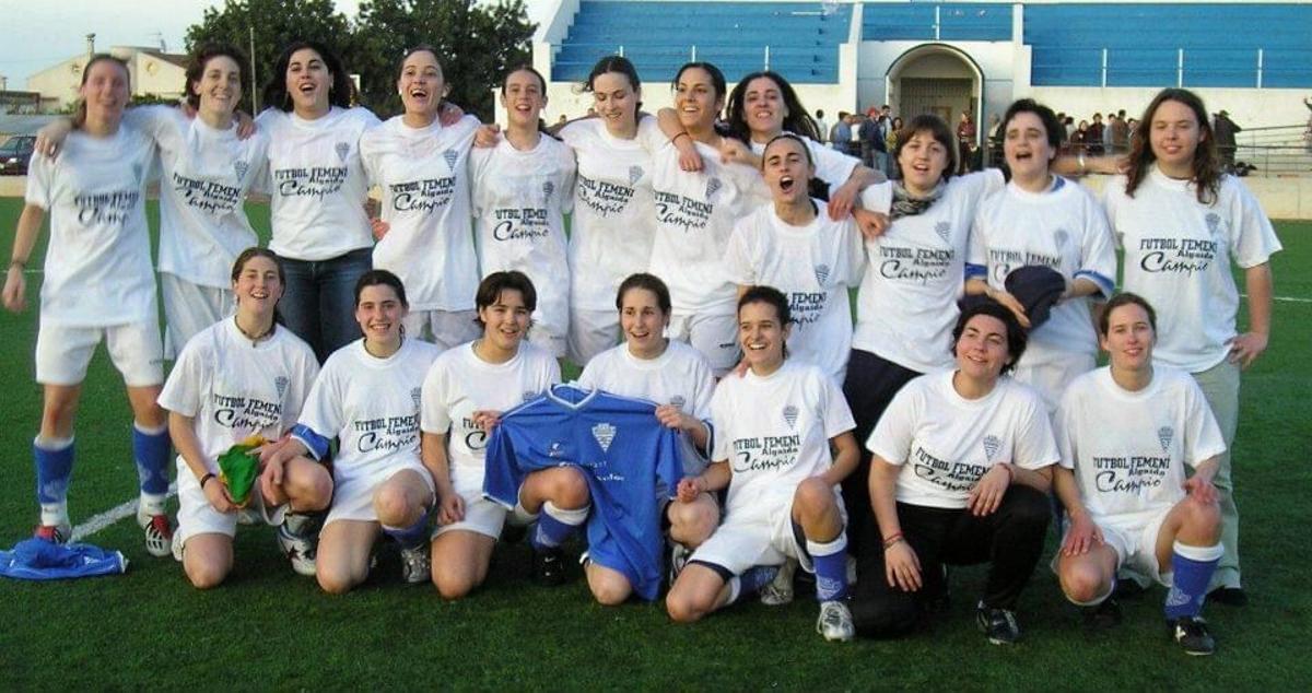 fútbol femenino. Una de las plantillas del Algaida en los 25 años de historia del club (2)