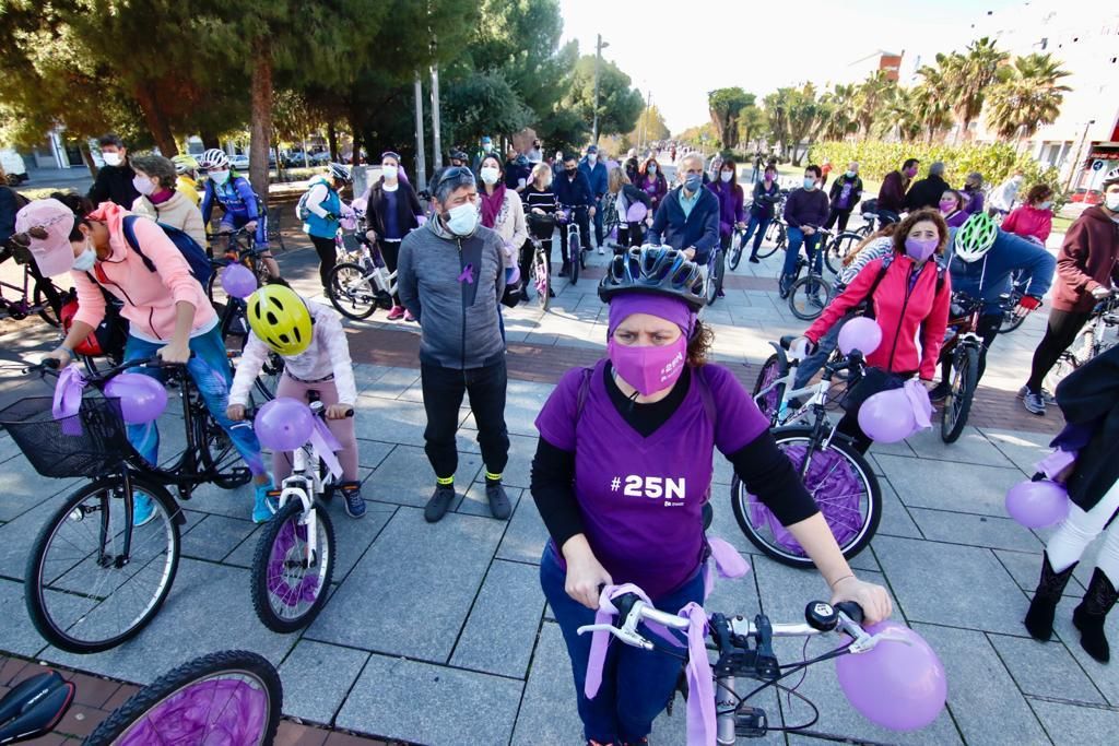 Marcha en bici contra la violencia machista