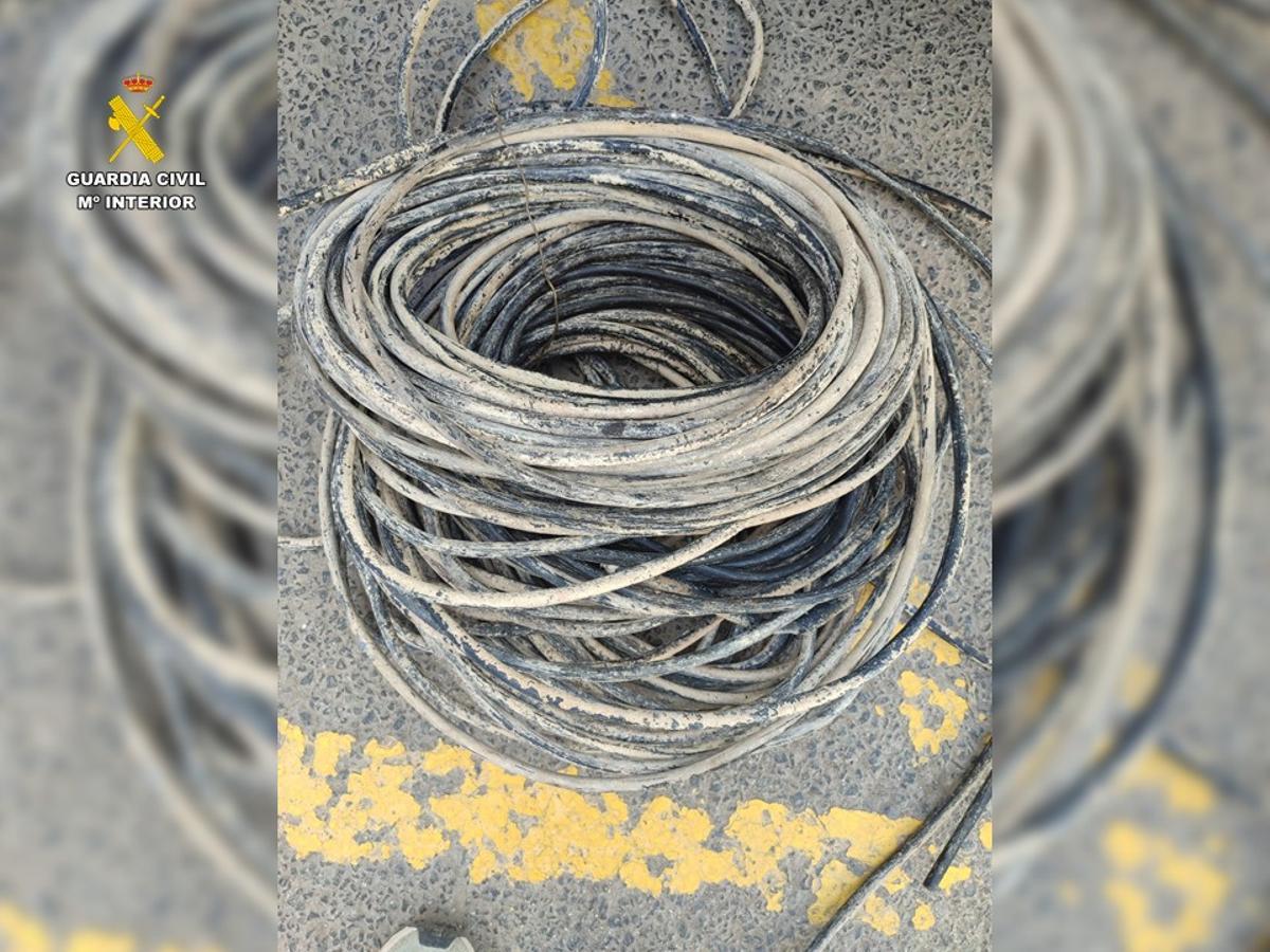 Parte del cable robado en La Vila Joiosa.