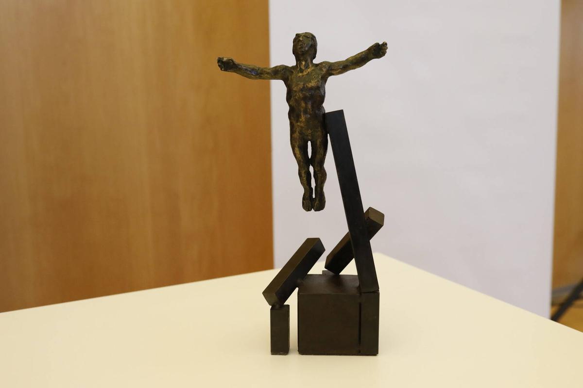 Estatuilla que recibirán los ganadores de los V Premios Fundos