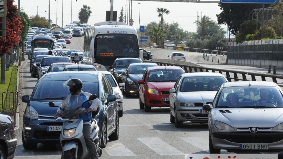 Atasco en la entrada a Murcia por Ronda Norte.