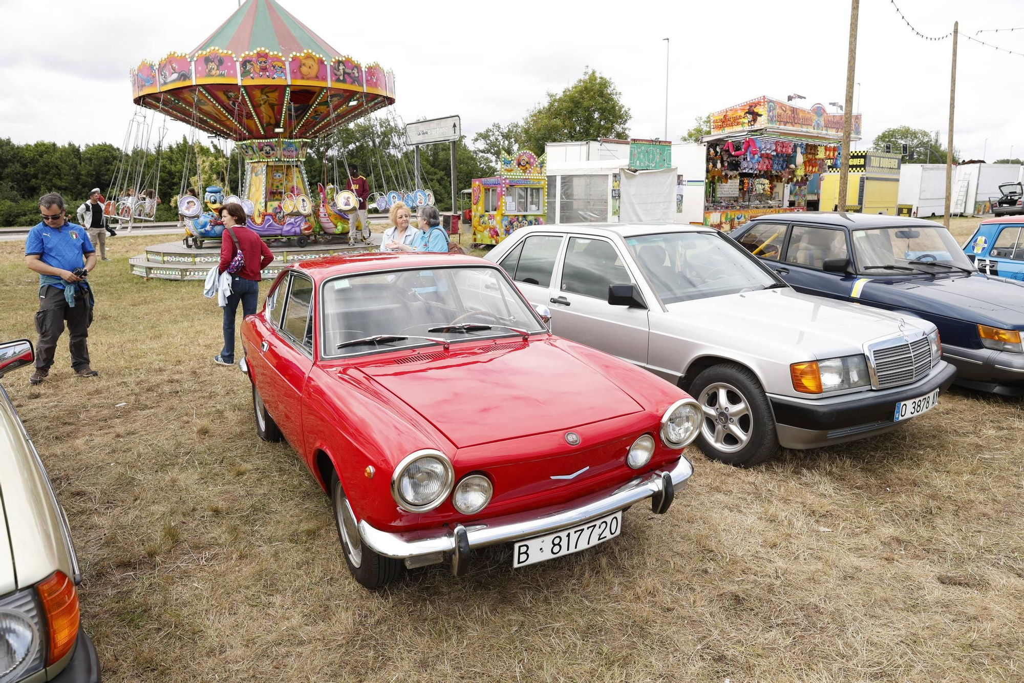 La exposición de coches clásicos en Cabueñes, en imágenes