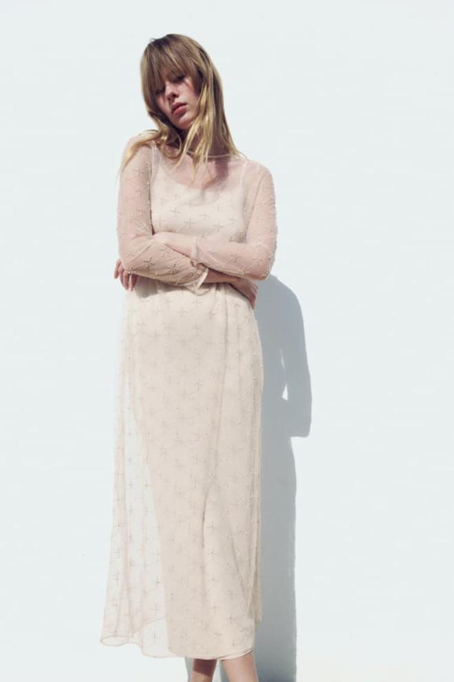 Vestido con abalorios de Zara