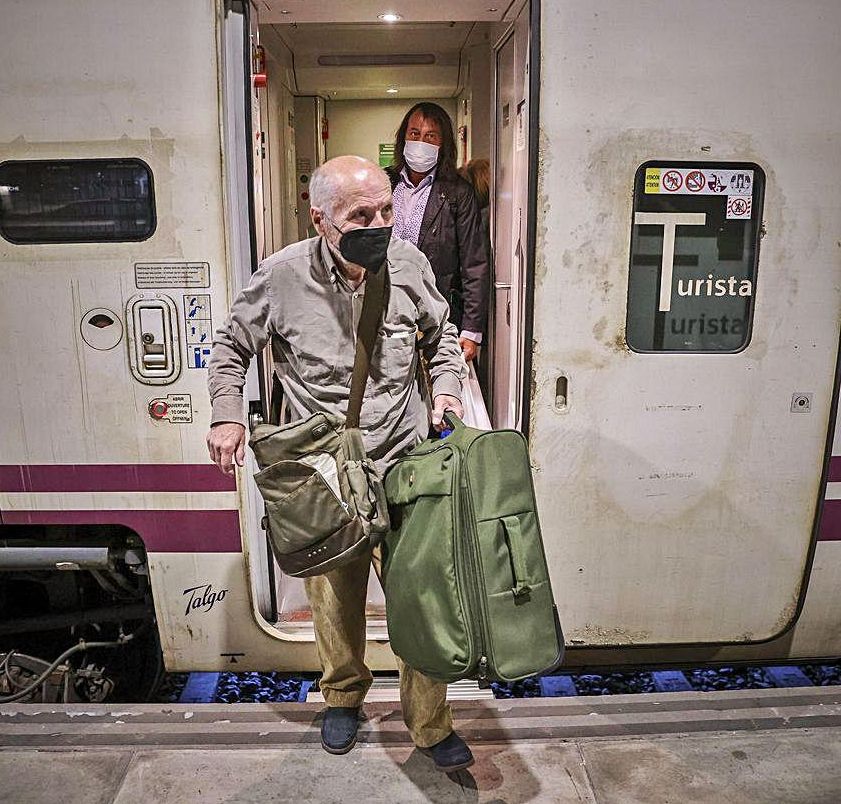 Llegada de Antonio López a la estación. | Irma Collín