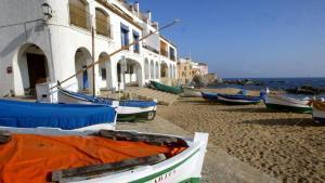 Penélope Cruz, Javier Bardem i fins i tot Messi: aquesta platja de Catalunya és la preferida de molts famosos per desconnectar i relaxar-se