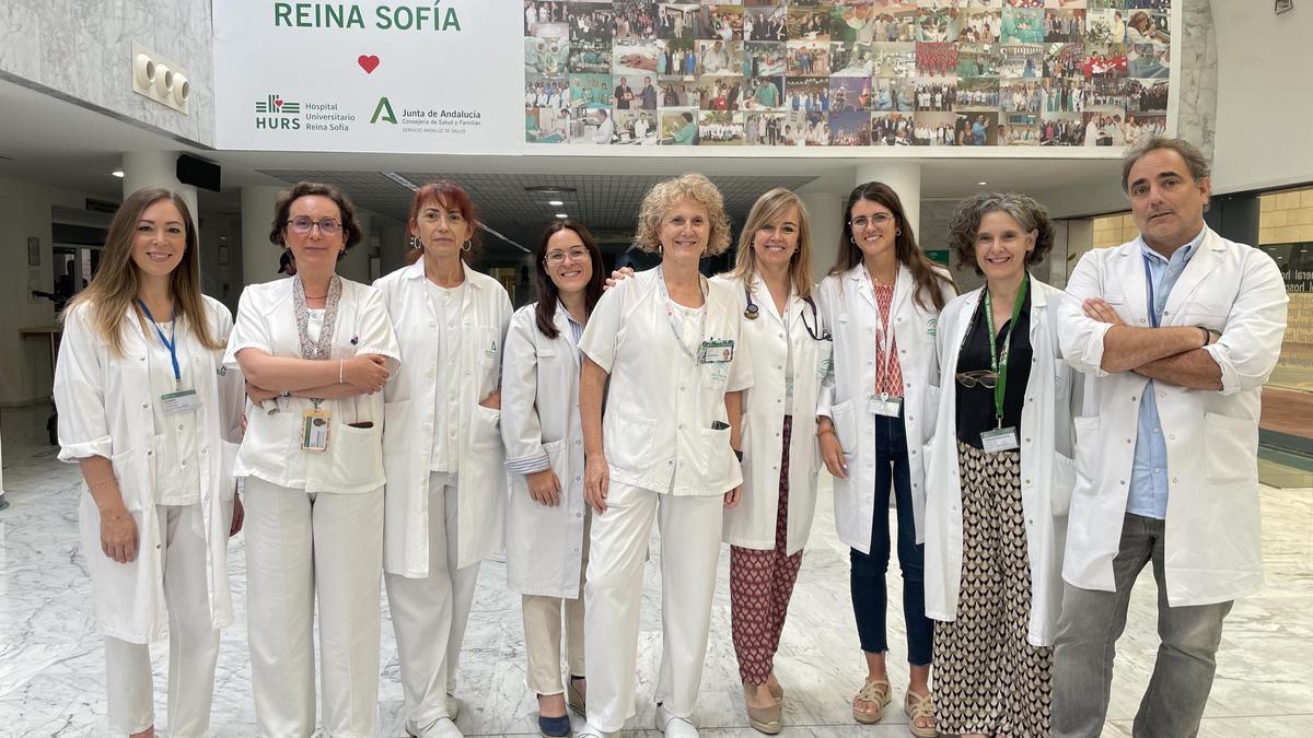 Profesionales que abordan de forma multidisciplinar la atención a los pacientes con ELA en el hospital Reina Sofía.