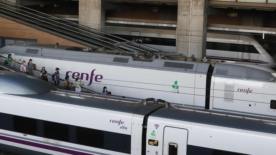 Retrasos de hasta 44 minutos en los trenes de alta velocidad entre Madrid y Andalucía por una 
