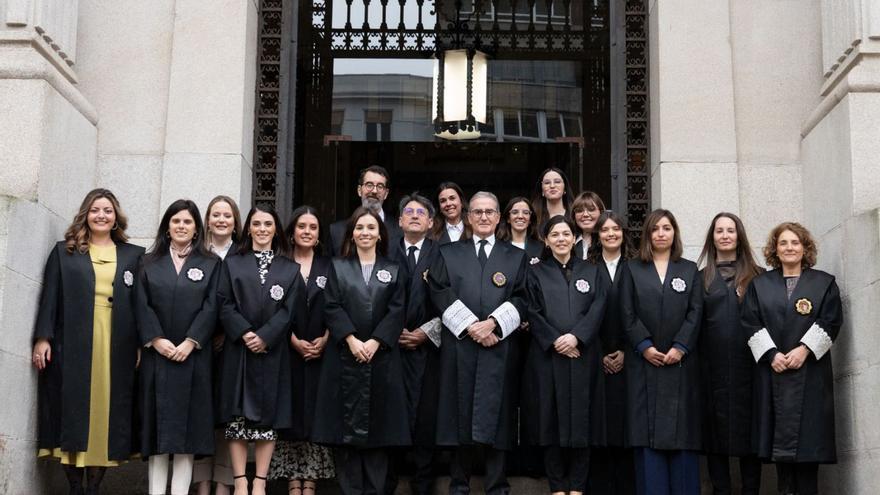 La 72º Promoción de la Carrera Judicial que ayer prometió y juró sus cargos en el TSXG. |  // L. O.