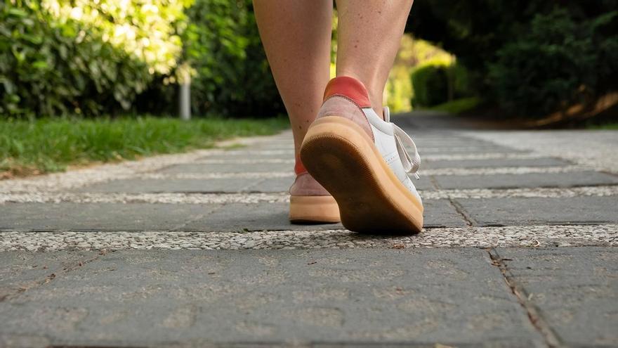 Los expertos en entrenamiento coinciden: "El número de pasos que tienes que dar solo en un día al ritmo 'del abuelo' para quemar 105.000 calorías en solo un mes"