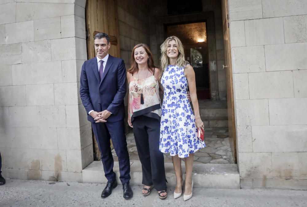 Francina Armengol recibe a Pedro Sánchez en el Consolat de la Mar