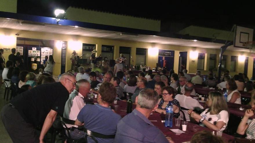 Una imagen de la cena solidaria del sábado.