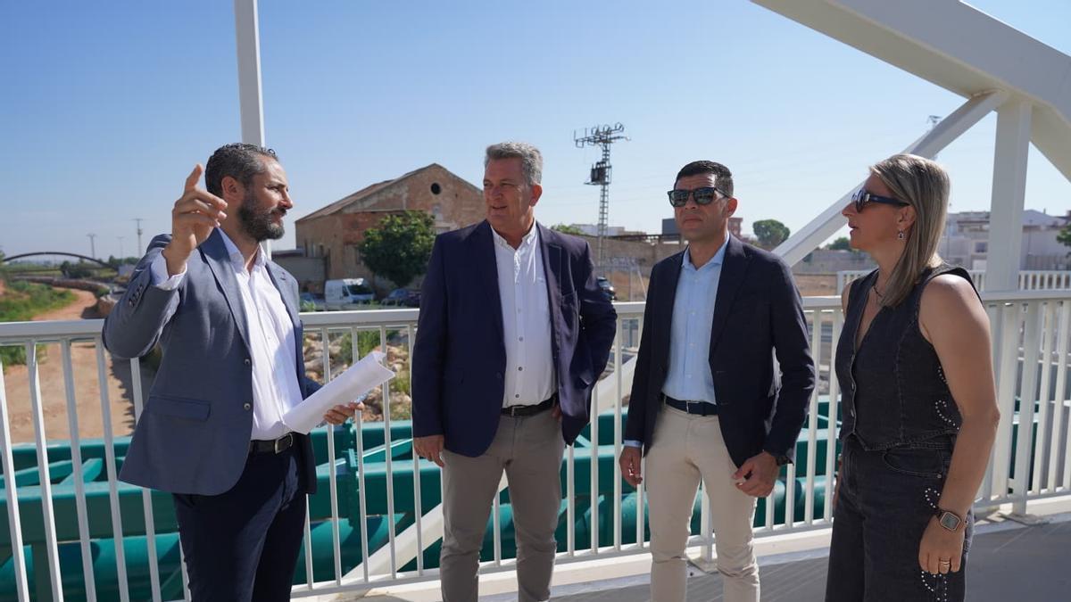 Martínez Mus visita Alcàsser para firmar un protocolo de reconstrucción.
