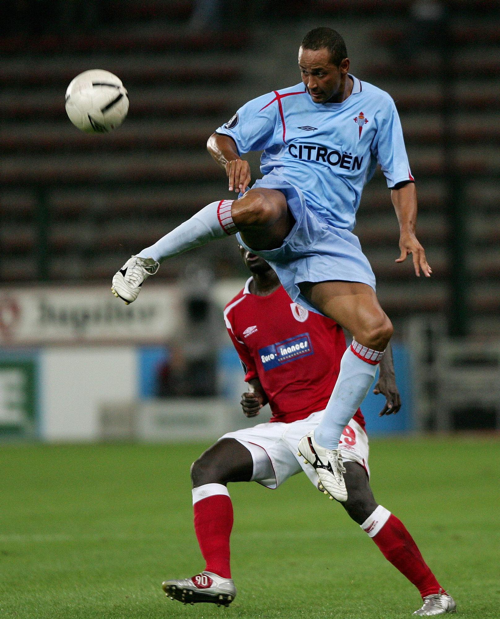 BAIANO 15-9-06 Thierry Roge En su debut en UEFA anotar�a dos goles ante el Standard en Bala�dos.jpg