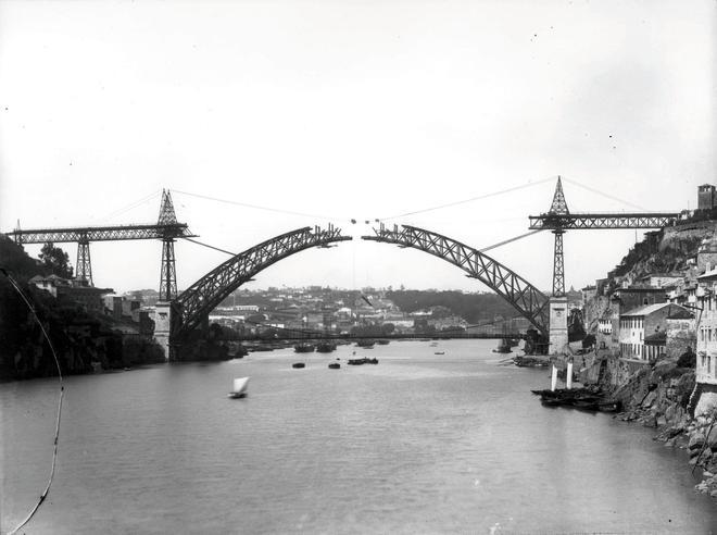 Puente Don Luis I de Oporto, Portugal
