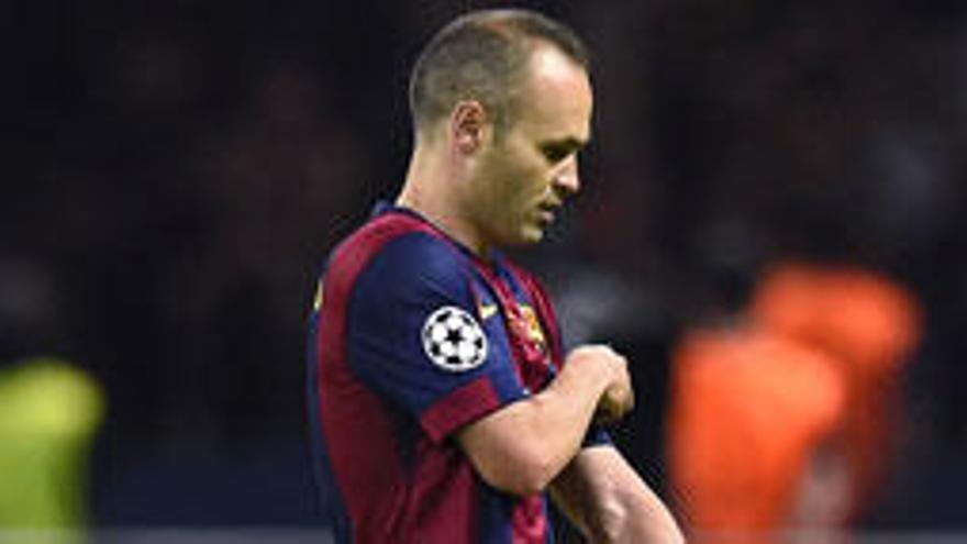 Iniesta se retira durante la final de Champions.