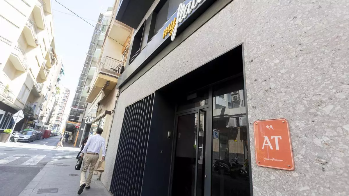 El PSOE avala con condiciones el freno de Barcala a los bloques turísticos en Alicante