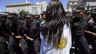 Ola de protestas en Argentina contra el programa económico del Gobierno