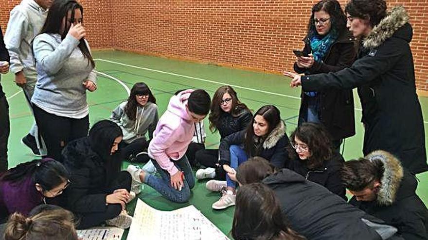 Taller sobre cambio climático dirigido por la investigadora y científica sayaguesa Ana Payo con alumnos de 4º de ESO y Bachillerato.