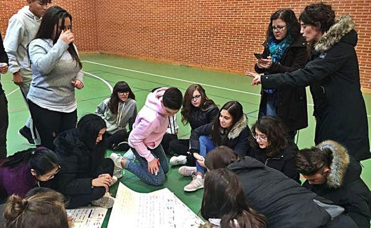 Taller sobre cambio climático dirigido por la investigadora y científica sayaguesa Ana Payo con alumnos de 4º de ESO y Bachillerato.