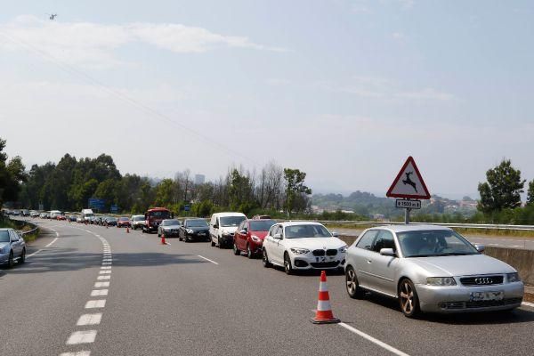 Controles exhaustivos en Vigo ante la llegada del fin de semana. // Alba Villar | FdV