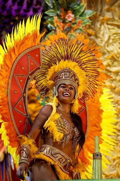 Arranca el Carnaval en Brasil al ritmo de la samba