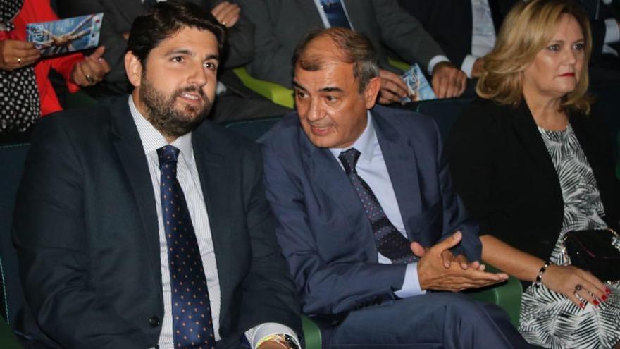 Fernando López Miras, junto a Lucas Jiménez en la gala organizada por Ucomur.