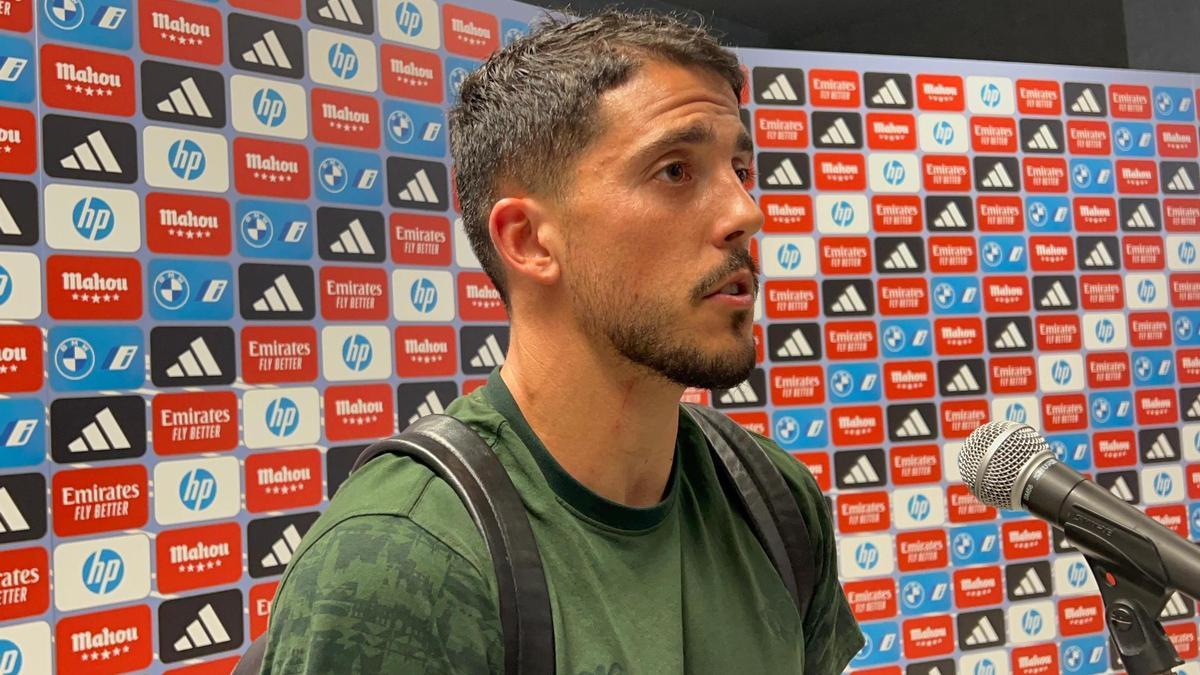 Pablo Fornals atiende a los medios en el Bernabéu tras el Real Madrid - Real Betis