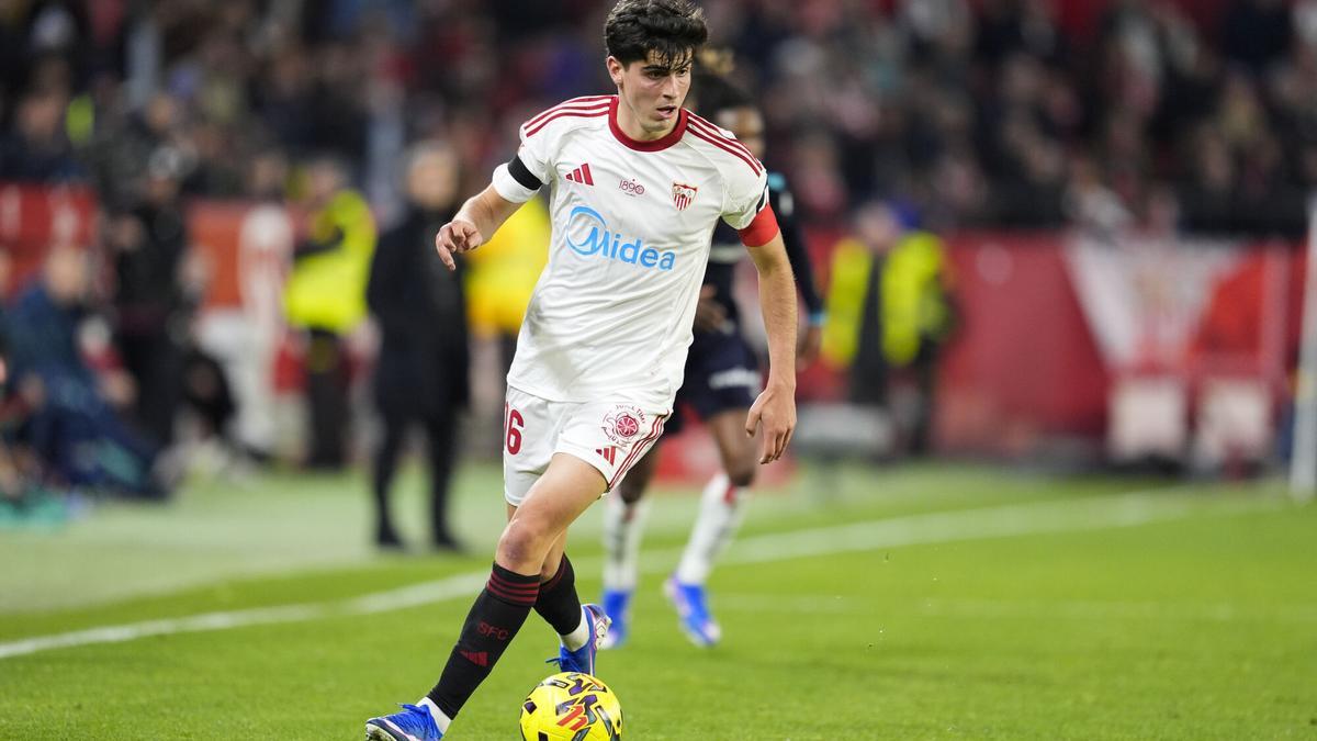Juanlu Sánchez durante el partido de LaLiga EA Sports disputado entre el Sevilla FC y el Athletic Club en el estadio Ramón Sánchez-Pizjuán.