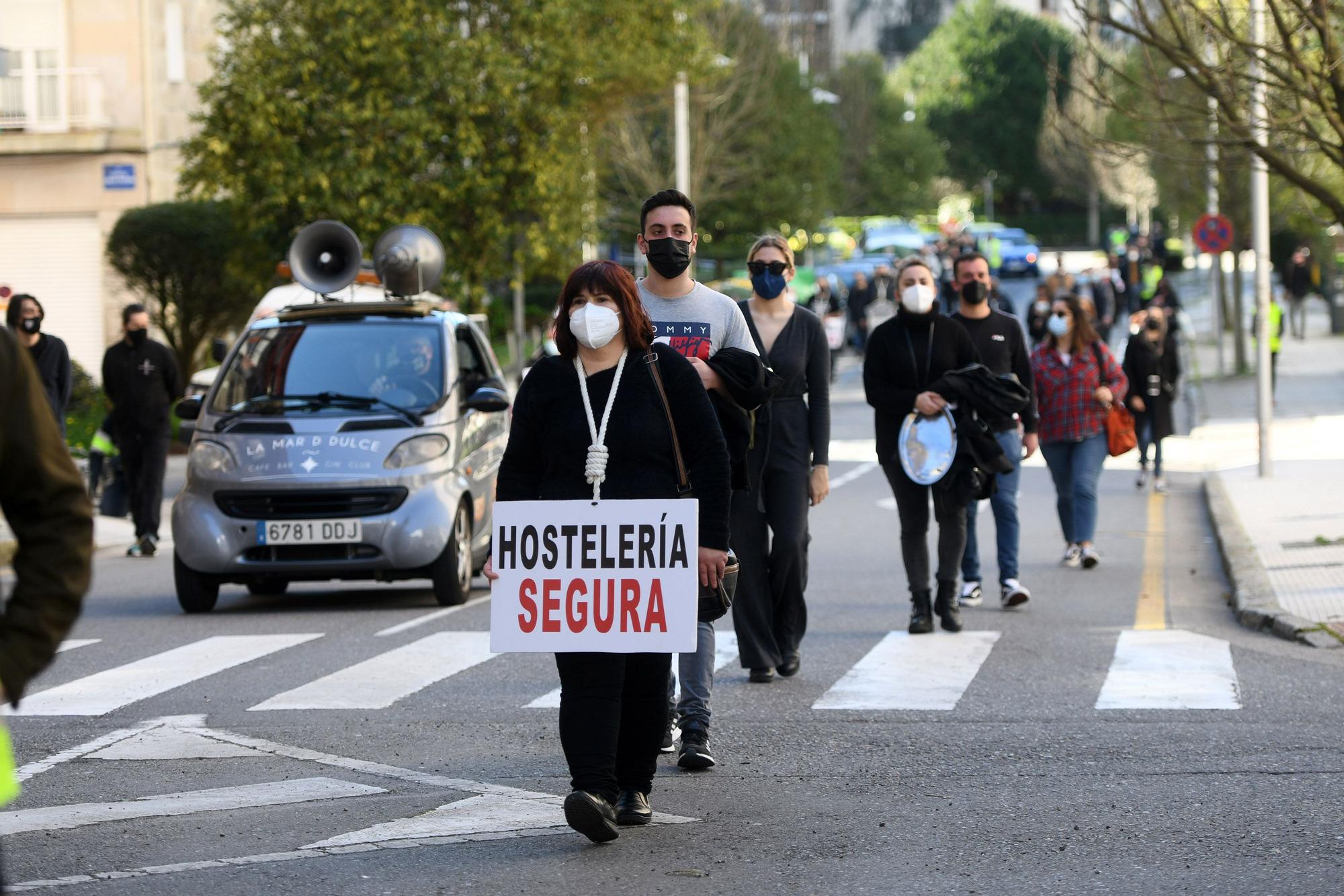 La hostelería de Pontevedra no abandona el luto ante la falta de un “rescate real”