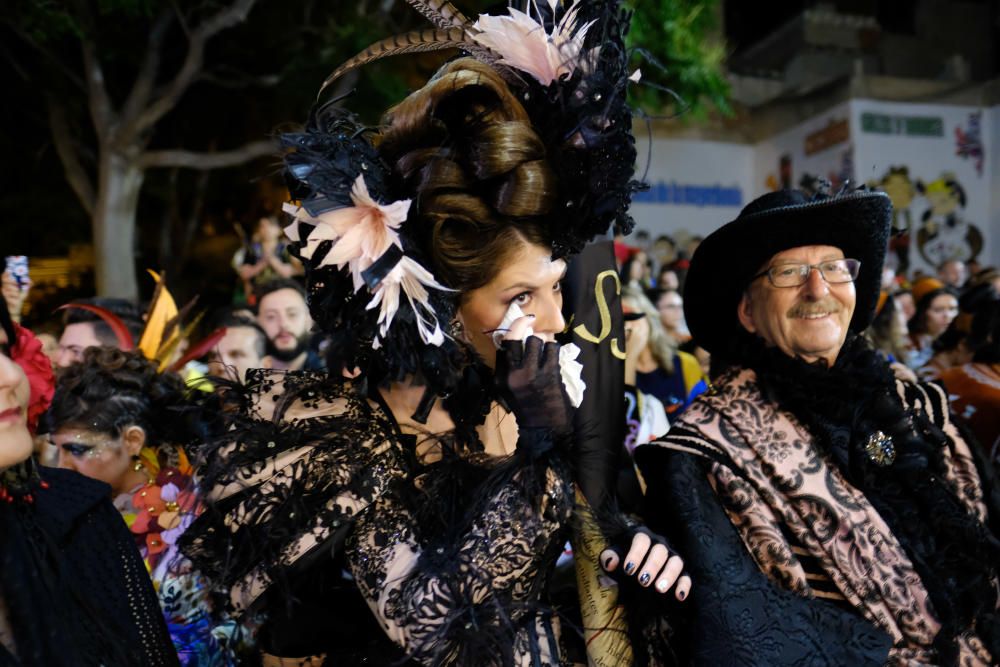 Miles de devotos festeros acompañaron al santo anacoreta en la sobria y tradicional Procesión