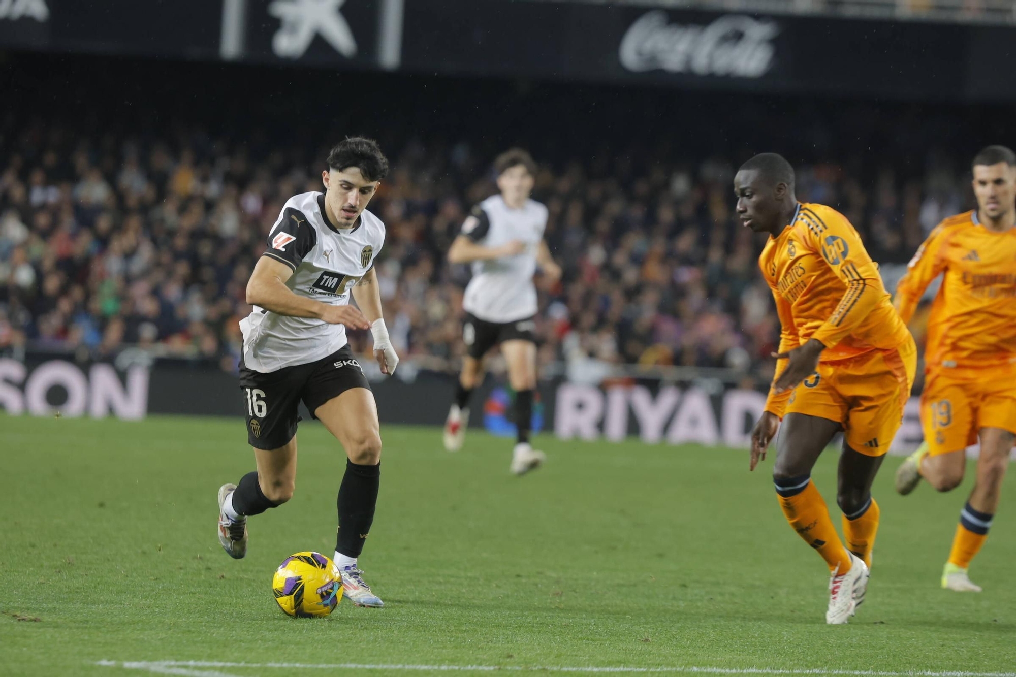 Las mejores fotos del partido entre el Valencia y el Real Madrid