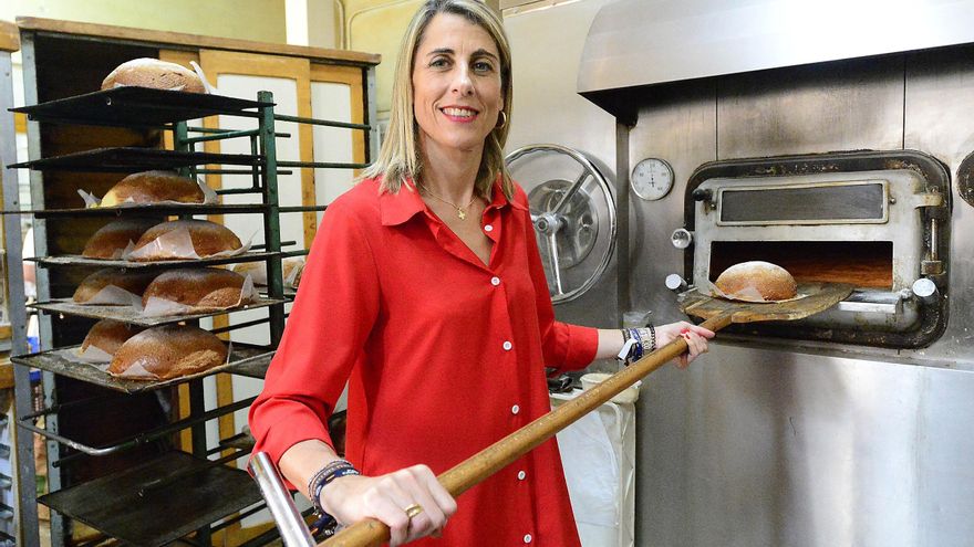 Lourdes Aznar, alcaldesa de Crevillent: «El teatro va a salir. El conseller ya no me llama Lourdes, sino Chapí»