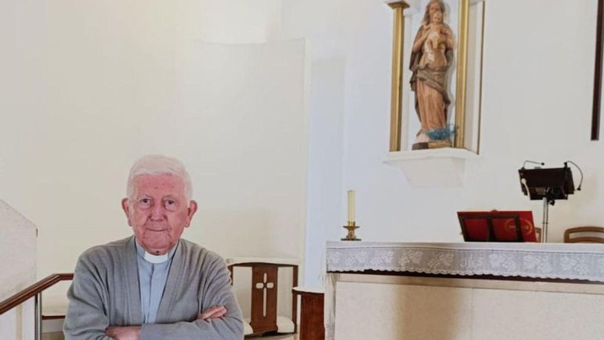 José Luis Fernández Polvorosa, ayer, en la iglesia parroquial de Santa María de La Fresneda. | L. R.