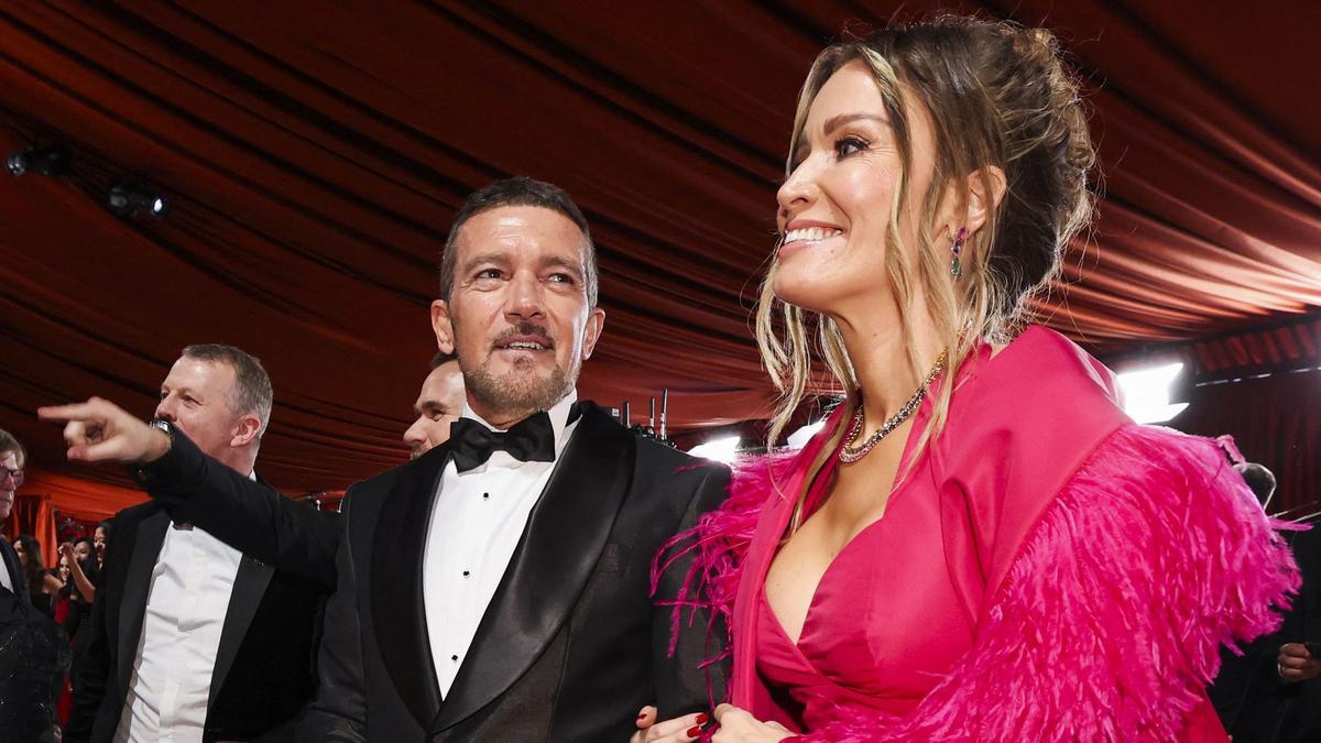 Antonio Banderas y su pareja Nicole Kimpel   