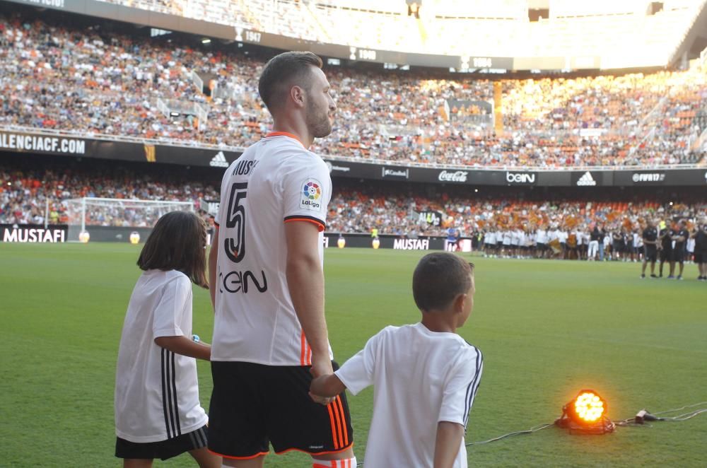 Todas las imágenes de la presentación del Valencia 2016/17