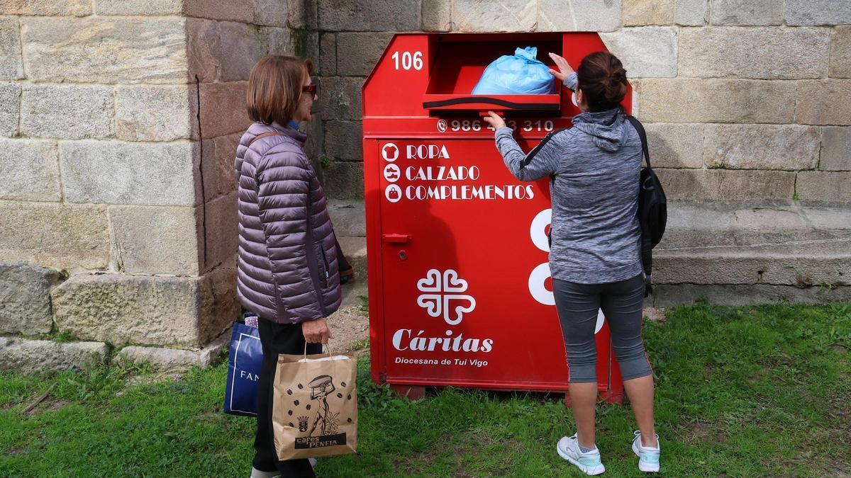 el 85% de la ropa usada en Galicia acaba en el vertedero a pesar de duplicarse los contenedores
