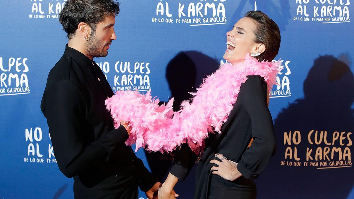 Estreno 'No culpes al Karma de lo que te pasa por gilipollas': Álex García y Verónica Echegui