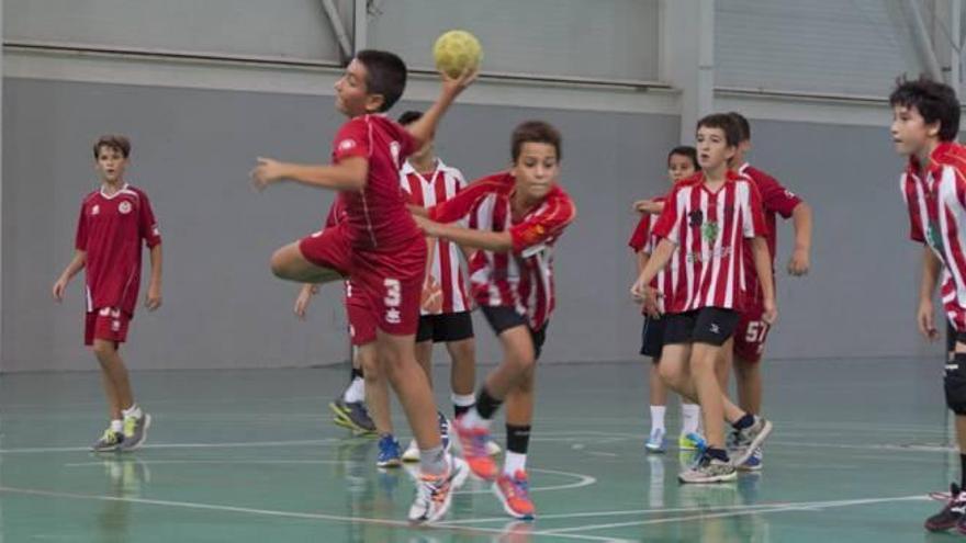 Triple victoria de los equipos base del Club Handbol Xàtiva