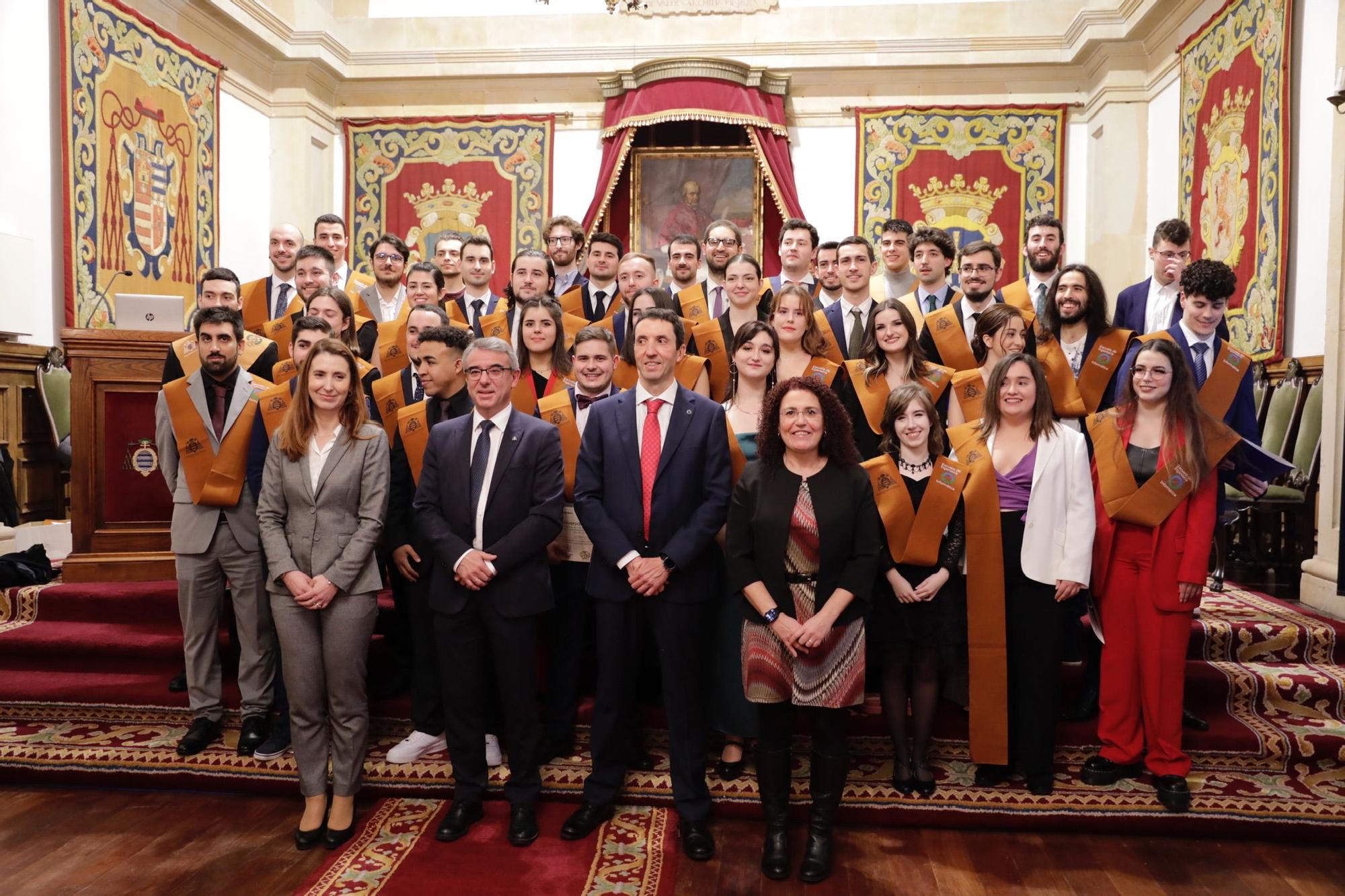 EN IMÁGENES:  Así fue la ceremonia de graduación de la Escuela de Ingeniería Informática de Oviedo